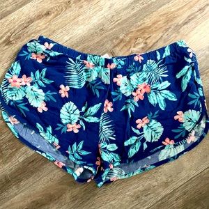 Forever 21 Shorts Size Medium